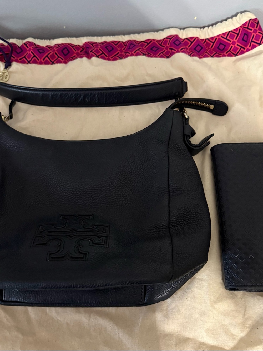 Tory Burch Black Pebbled Leather Shoulder Bag with Wallet and Dust bag like new